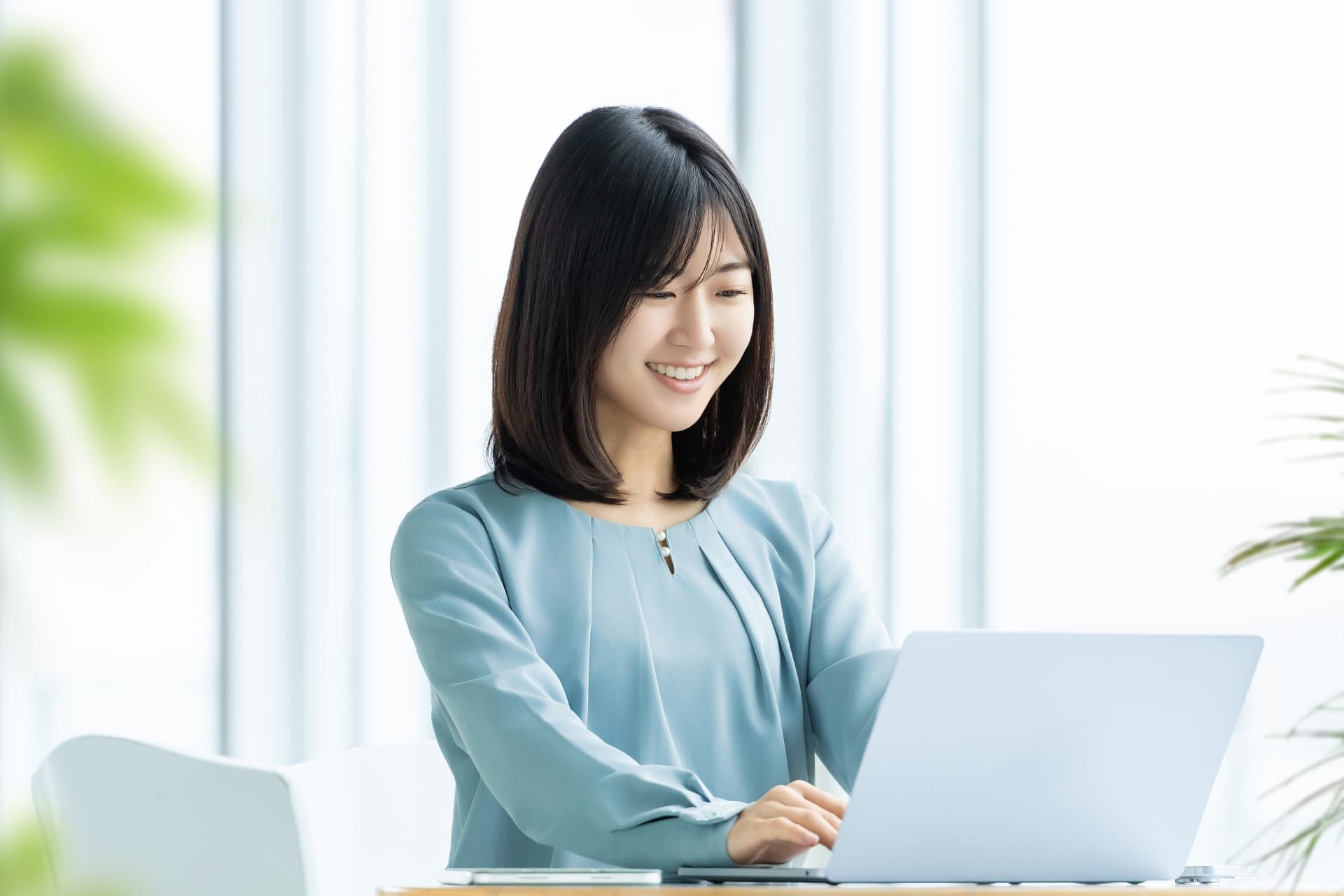 100を超える講座をいつでもどこでも受講可能